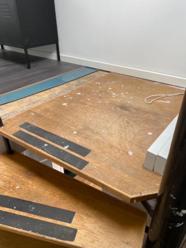 Renovering af spindeltrappe. Stål og trin af træ