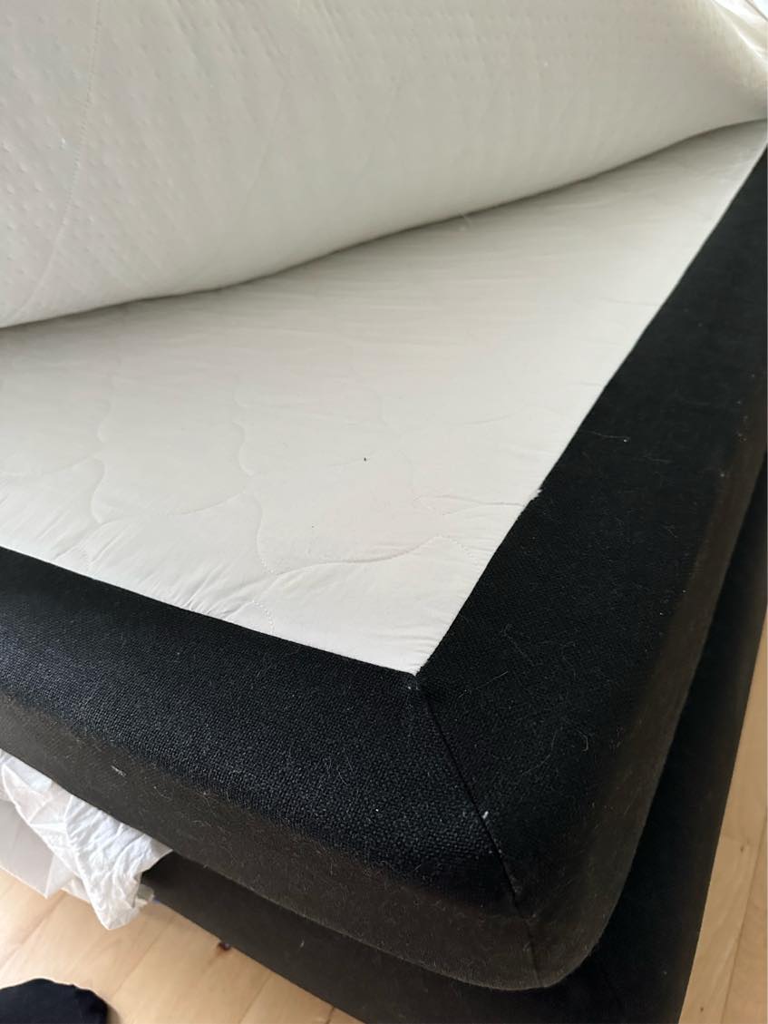 Køre kontinental seng på storskrald - 180x200, men kan det er 2 stk. 90x200 senge