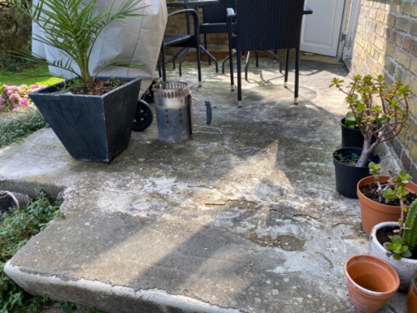 Lagt klinker på 8 kvm terrasse og tilstødende trappe med 5 trin - pt beton (støbt)