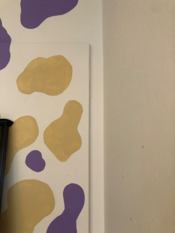 Tapet på i alt 2 vægge