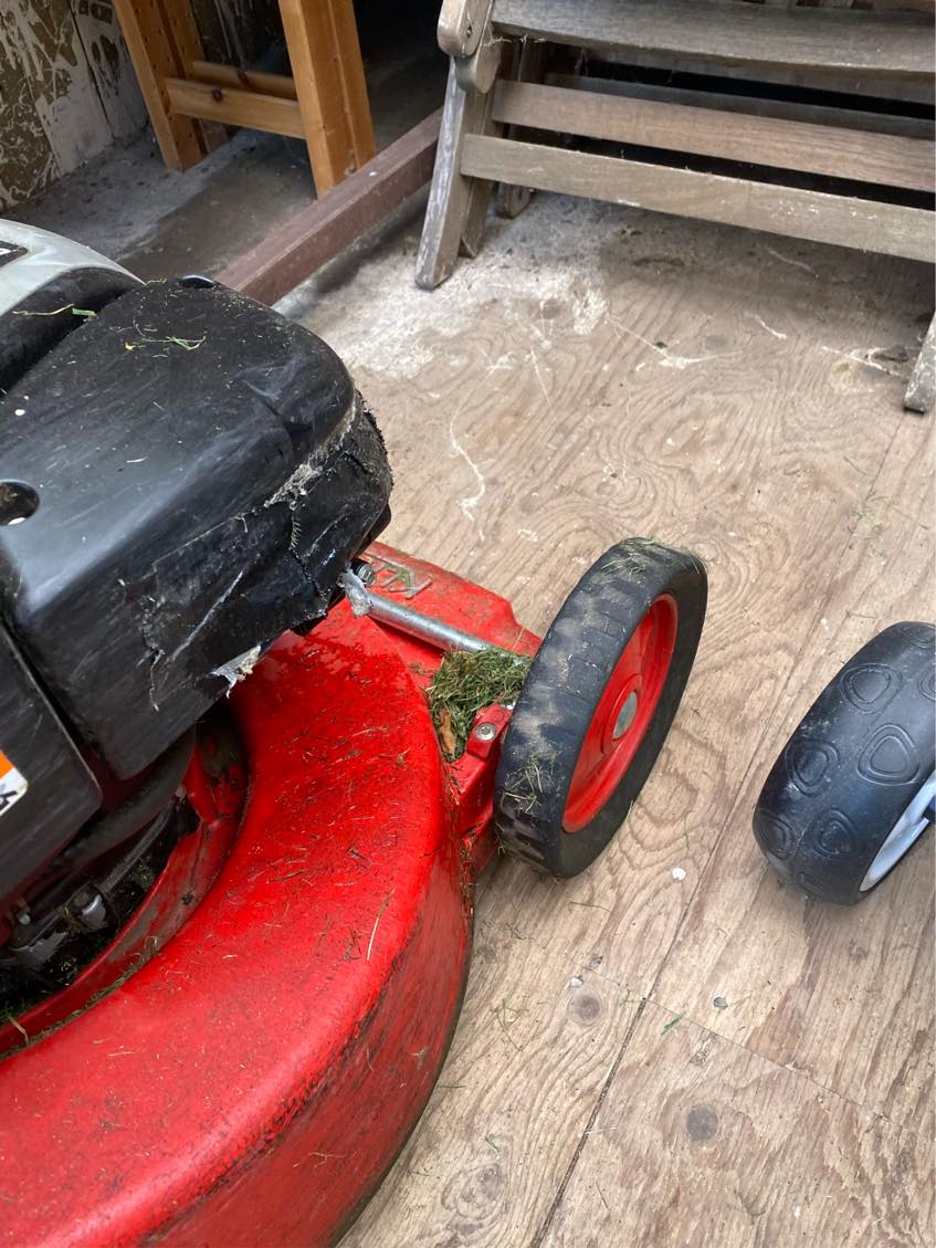 Reparation af Klippo plæneklipper