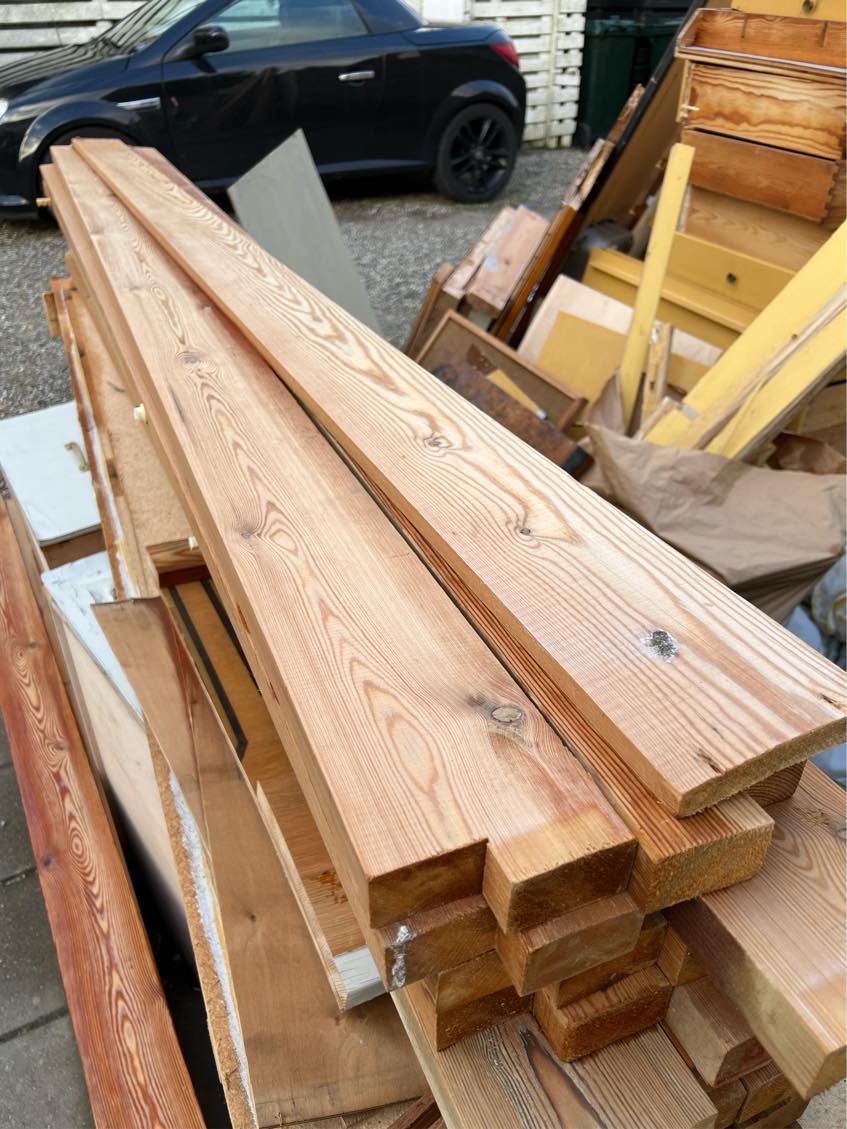 Træ kan afhentes gratis