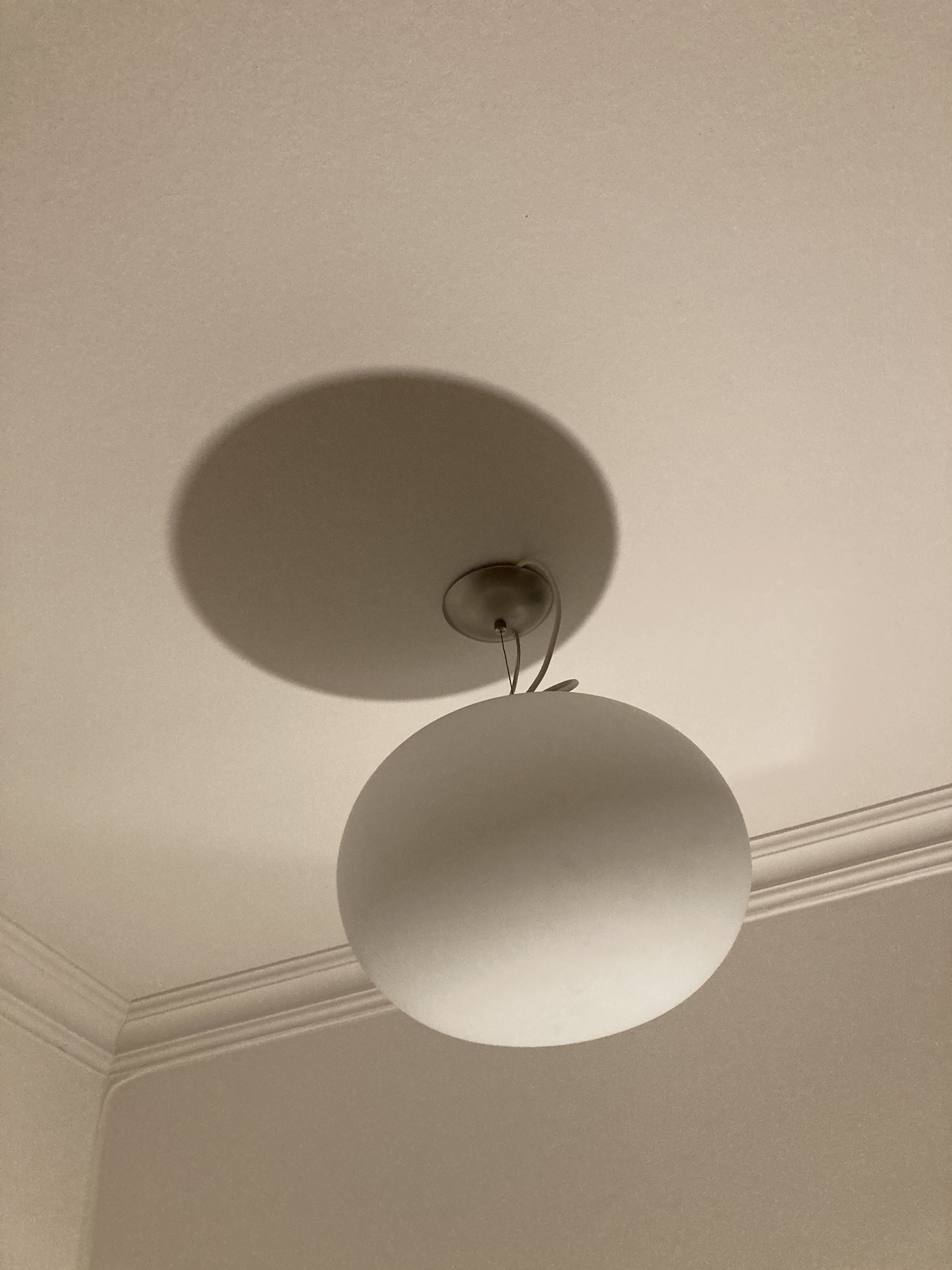 Montering af lampe - flyttes og tilsluttes