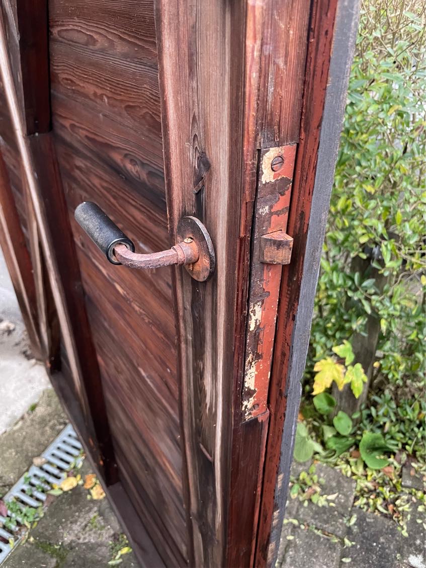 Nyt dørhåndtag (med det hele) på garagedør