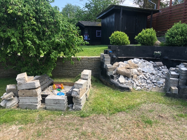 Bortkørsel af murbrokker og jord