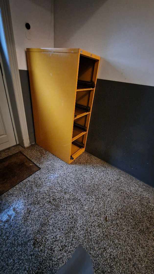 Opbæring af arkivskab til 4. sal