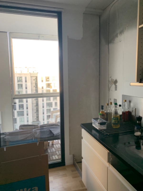 klargørelse af væg til nyt køkken, spartle, filt og male