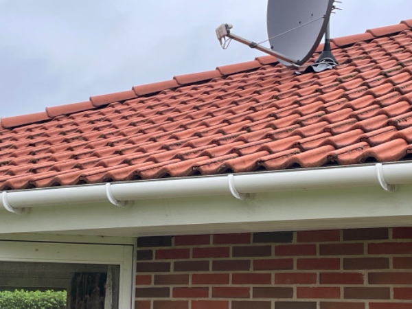 Nedtagning af parabol og stangen den er monteret på