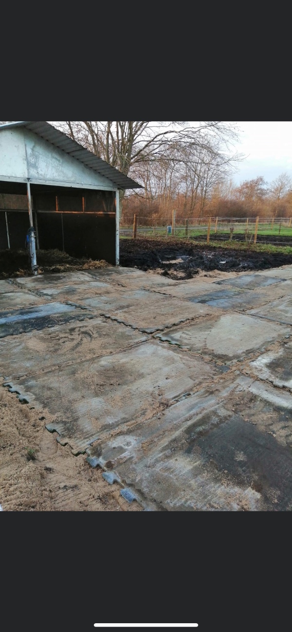 Grave top lerjord af + anlægge sand/knust beton