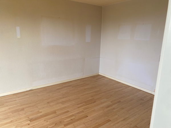 Male væg og loft i 46m2 bolig