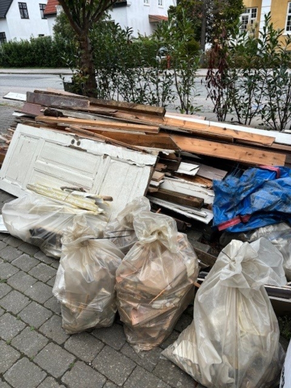 Afhentning og bortkørsel af diverse affald
