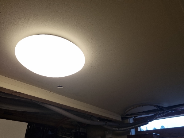 Loft i kælder inddækkes, Vindue i badeværels udskiftes, Brædder udsk. i udestue, Tætning af hoveddør.e isættes, brædder ude og inde i udestue, Hoveddør