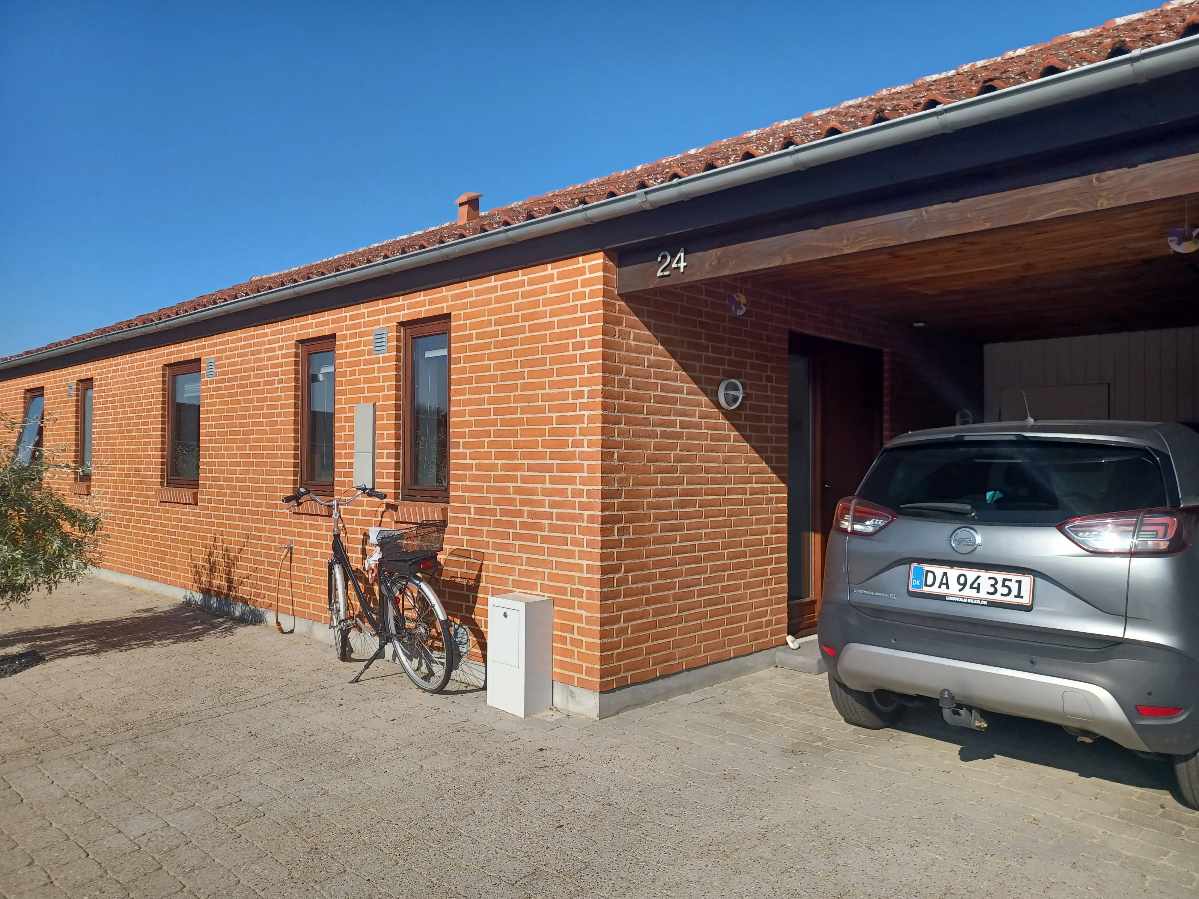 Male udhæng + male mahognivinduer