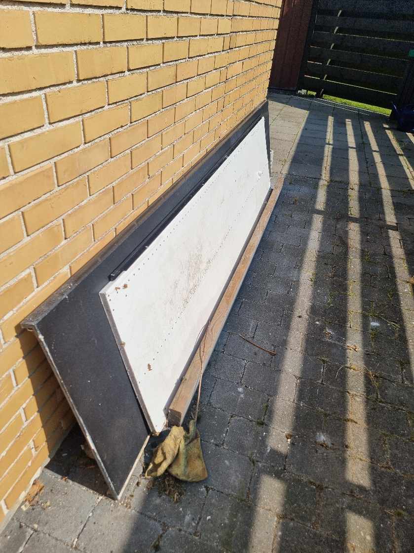 Bortskaffelse af forskelligt materiale efter nedrivning af køkken