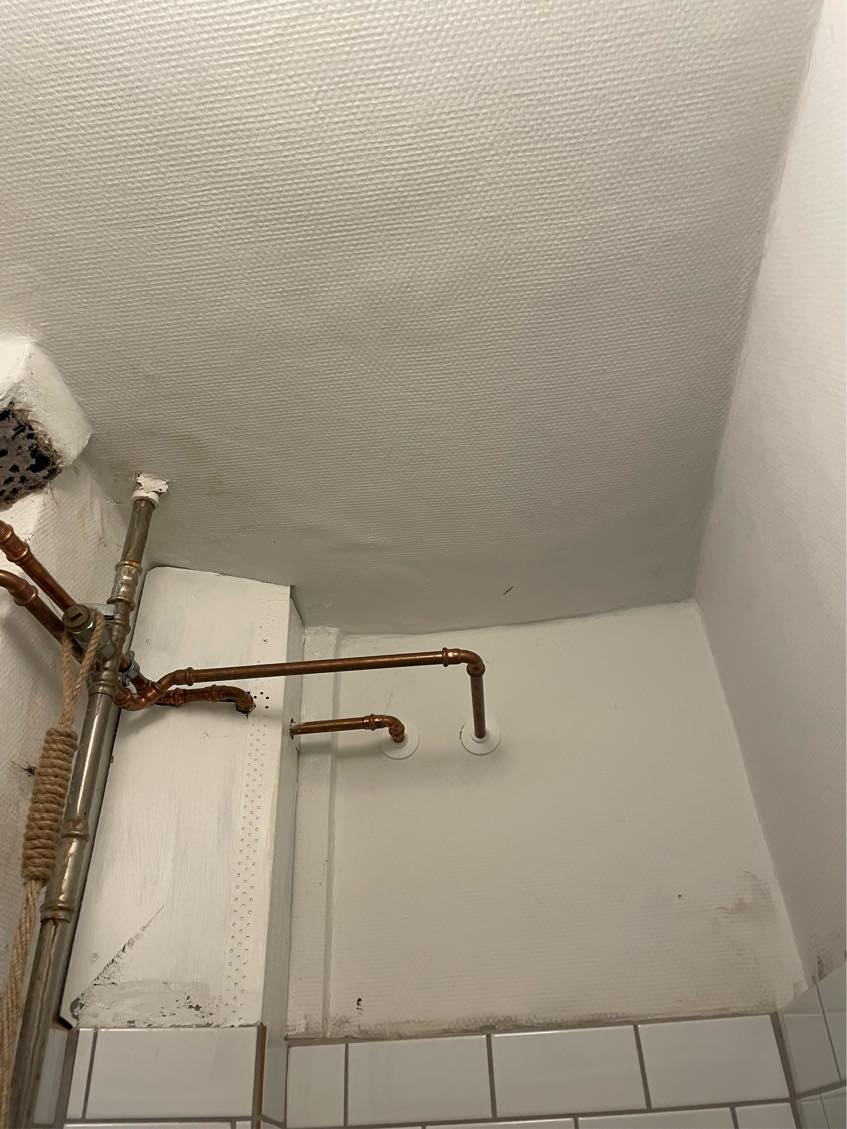 Nedsænket loft badeværelse