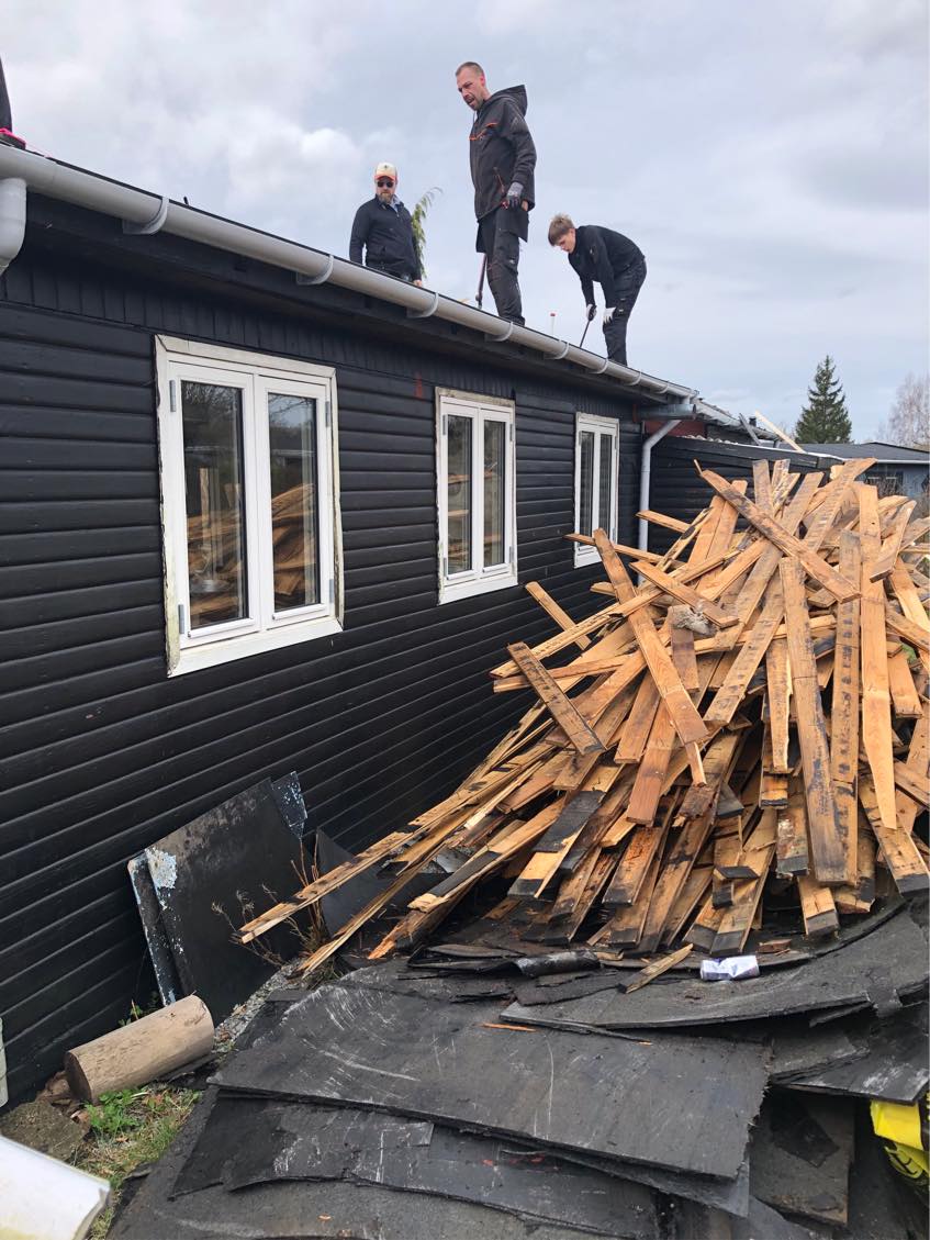 Fjerne brædder og tagpap