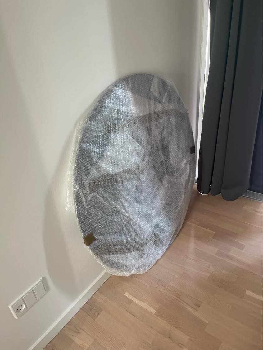 Ophængning af TV og spejl