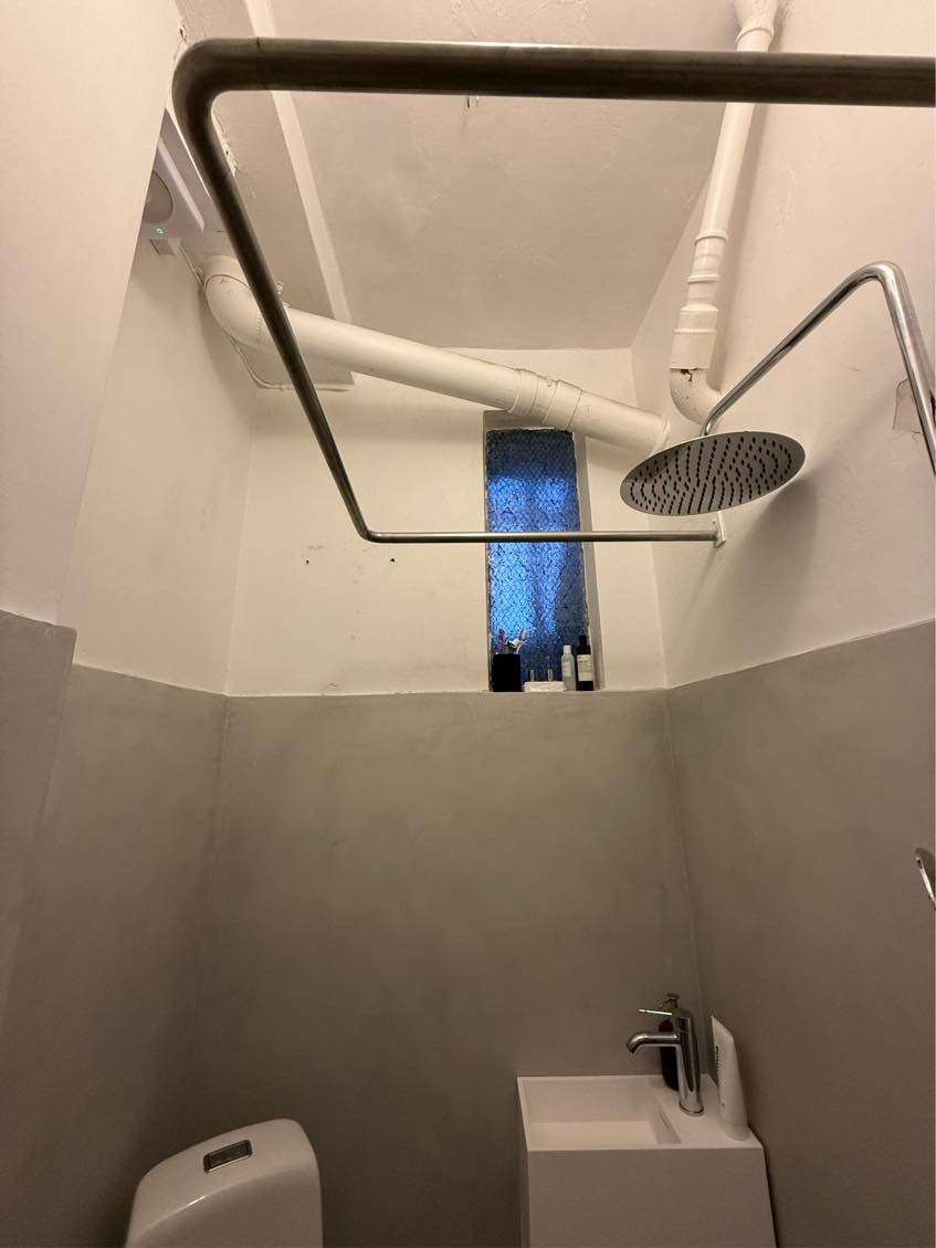 Male del af badeværelse