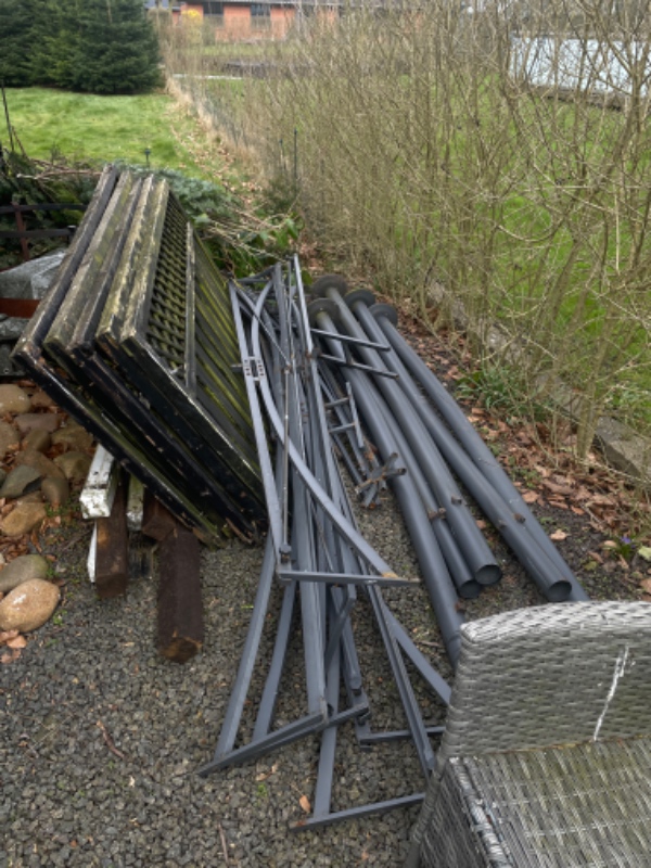 Bortkørsel af haveaffald og møbler