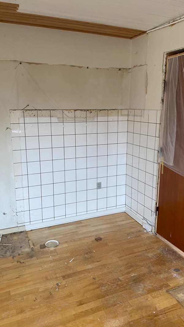 Asbestsanering, 8,5 m2 køkkenfliser