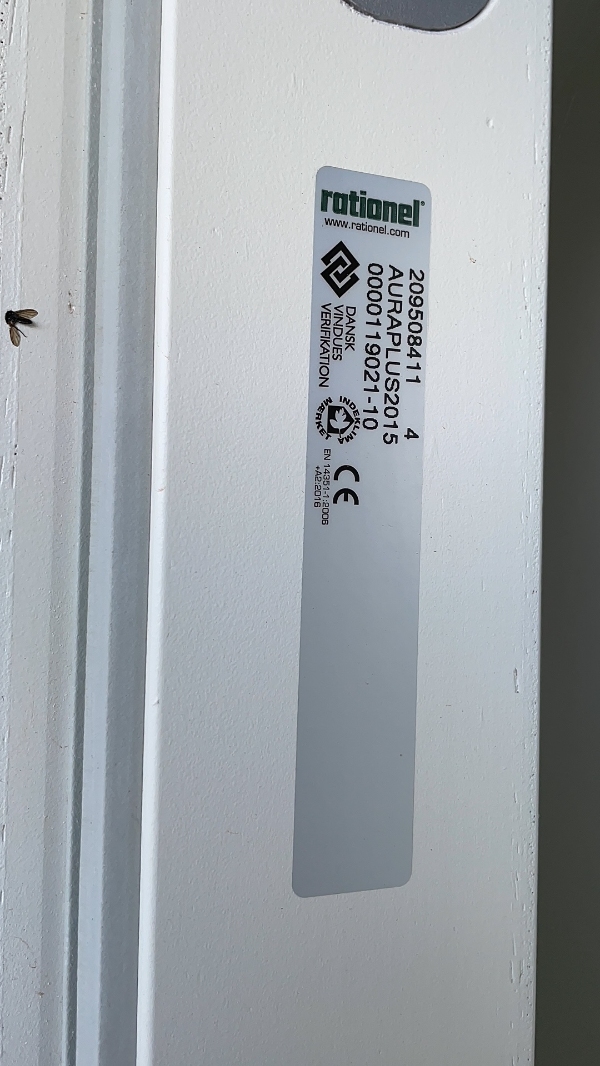 Udskiftning af låsecylinder i rationel dør fra 2020. cylinder sidder over håndtaget og er RUKO