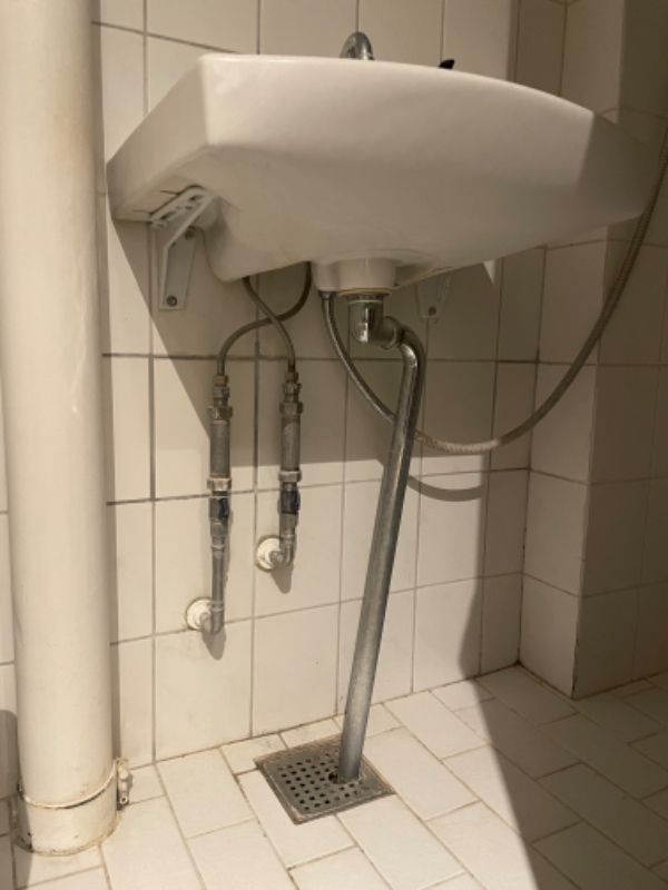 Opsætning af vaskeskab