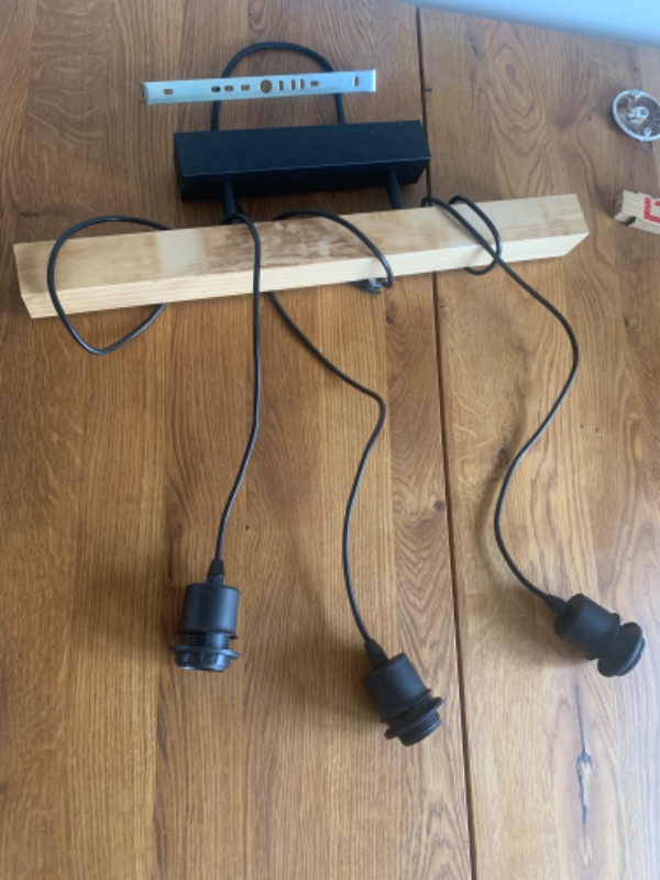 Ophæng af loftslampe i gipsloft