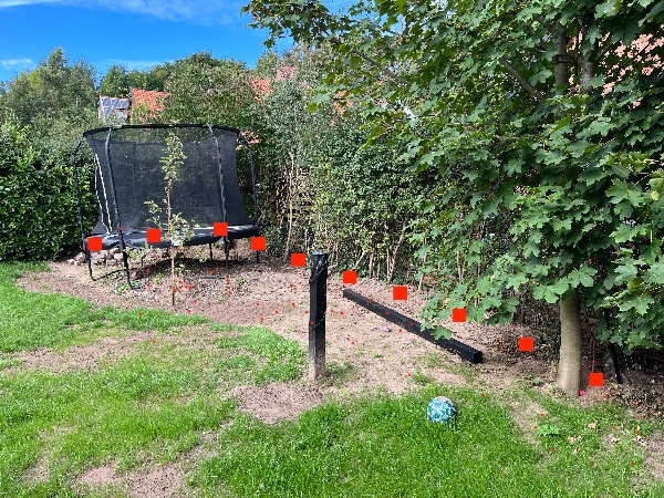 Grave 10 huller til havehegn