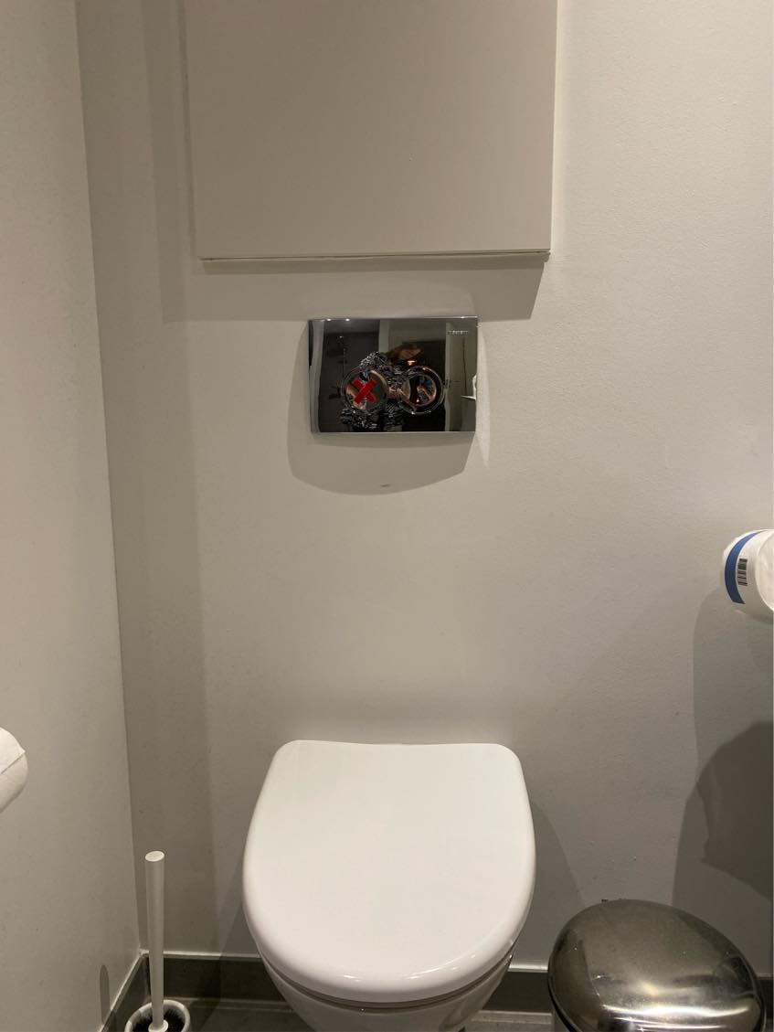 Der kommer ikke vand i cisternen (væghængt toilet)