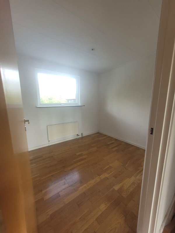 Floor sanding rækkehus 96m2