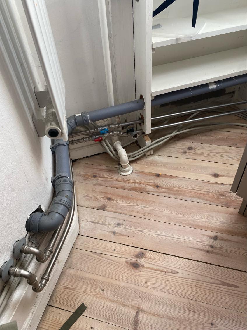 Bygge kasse til rør og el i køkken