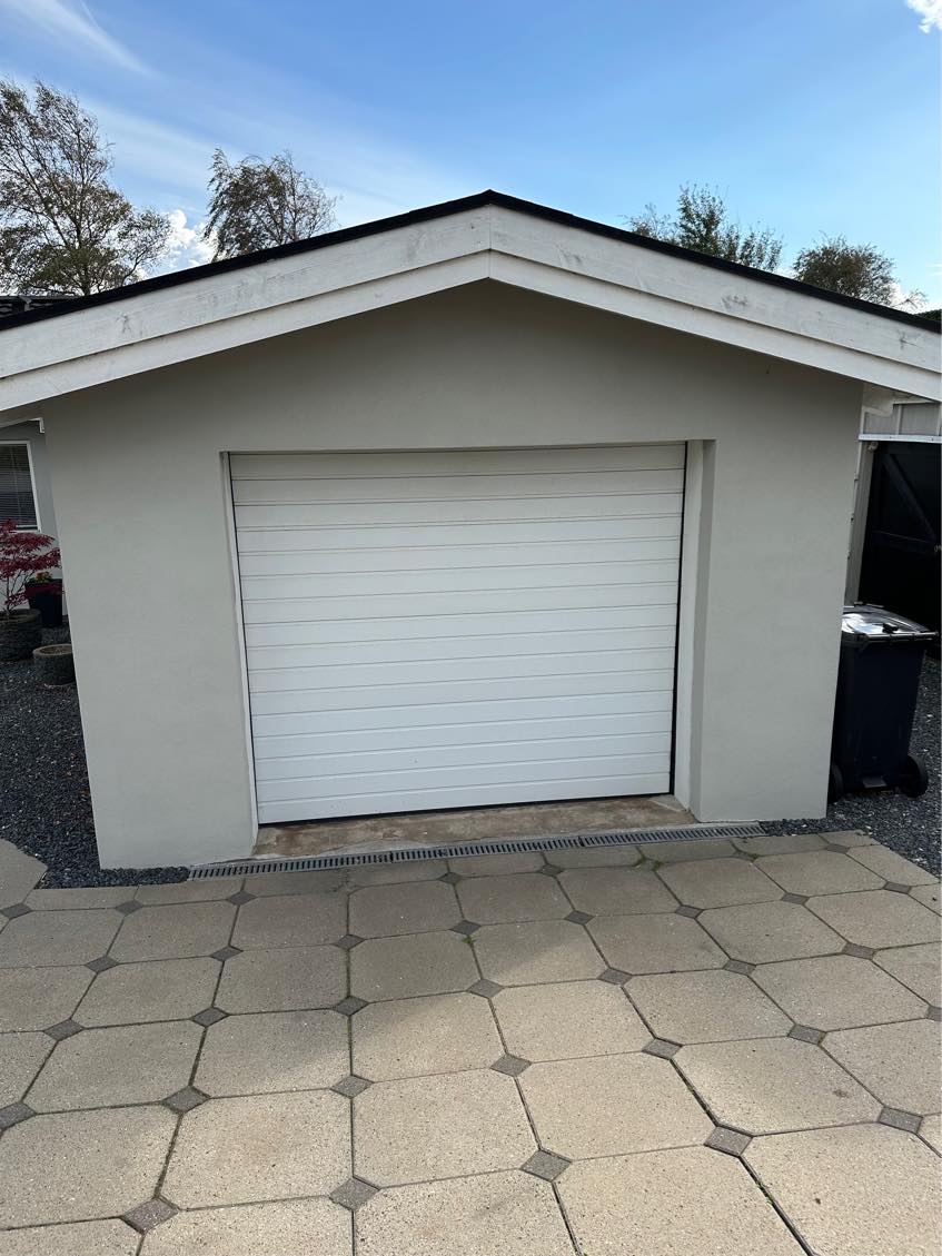 Maling af udhæng og 5 vinduer