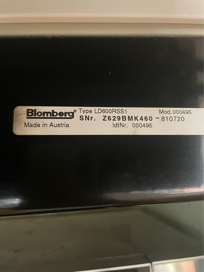 Udskiftning af to gasfjedre i skabslåge