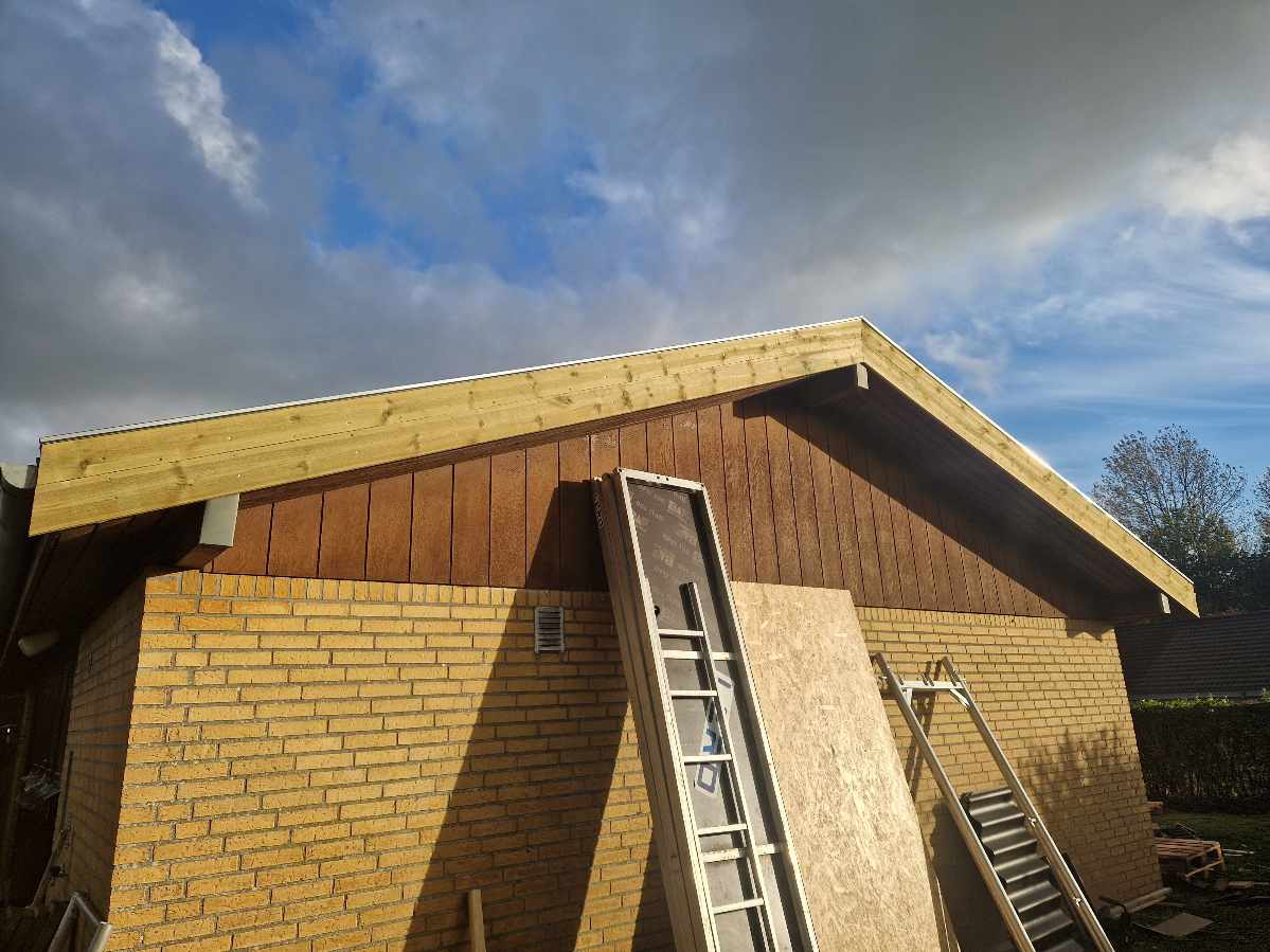 Maling af husmur og udhæng