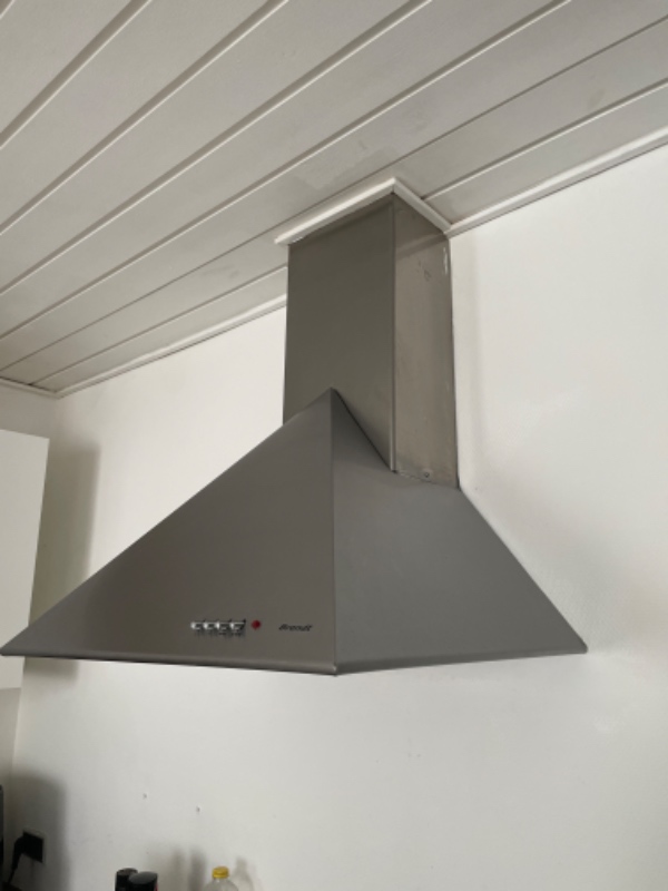 Nedtagning og opsætning af emhætte