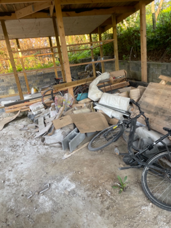 Fjernelse af papkasser, træ og div