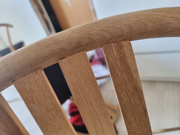 Restaurering af egetræs spisestole