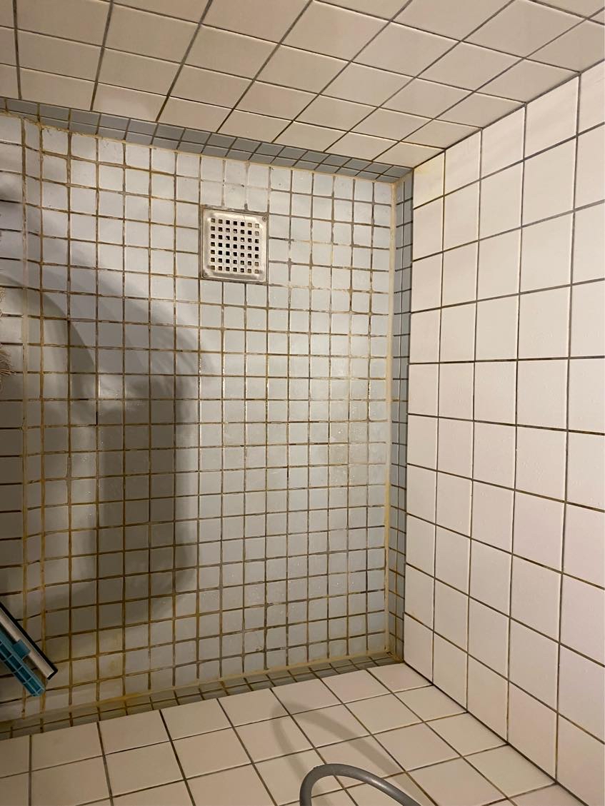 Ny mørtel (fugemørtel) fugearbejde på bad 110x75,0 cm