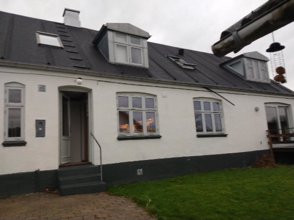 rensning af tagrender og nedløbsrør på hus + udhus