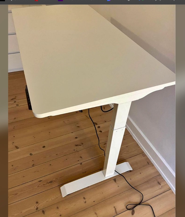 Søger transport af skrivebord 120 x 60 cm