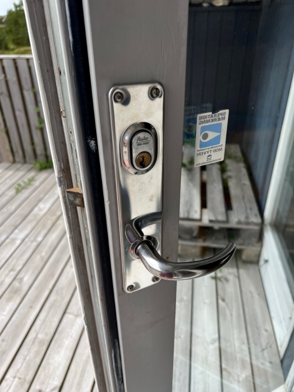 udskiftning af 2 stk låsecylinder