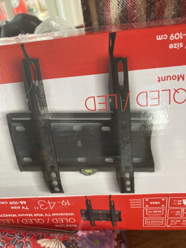 TV-ophæng + nedtagning af bord