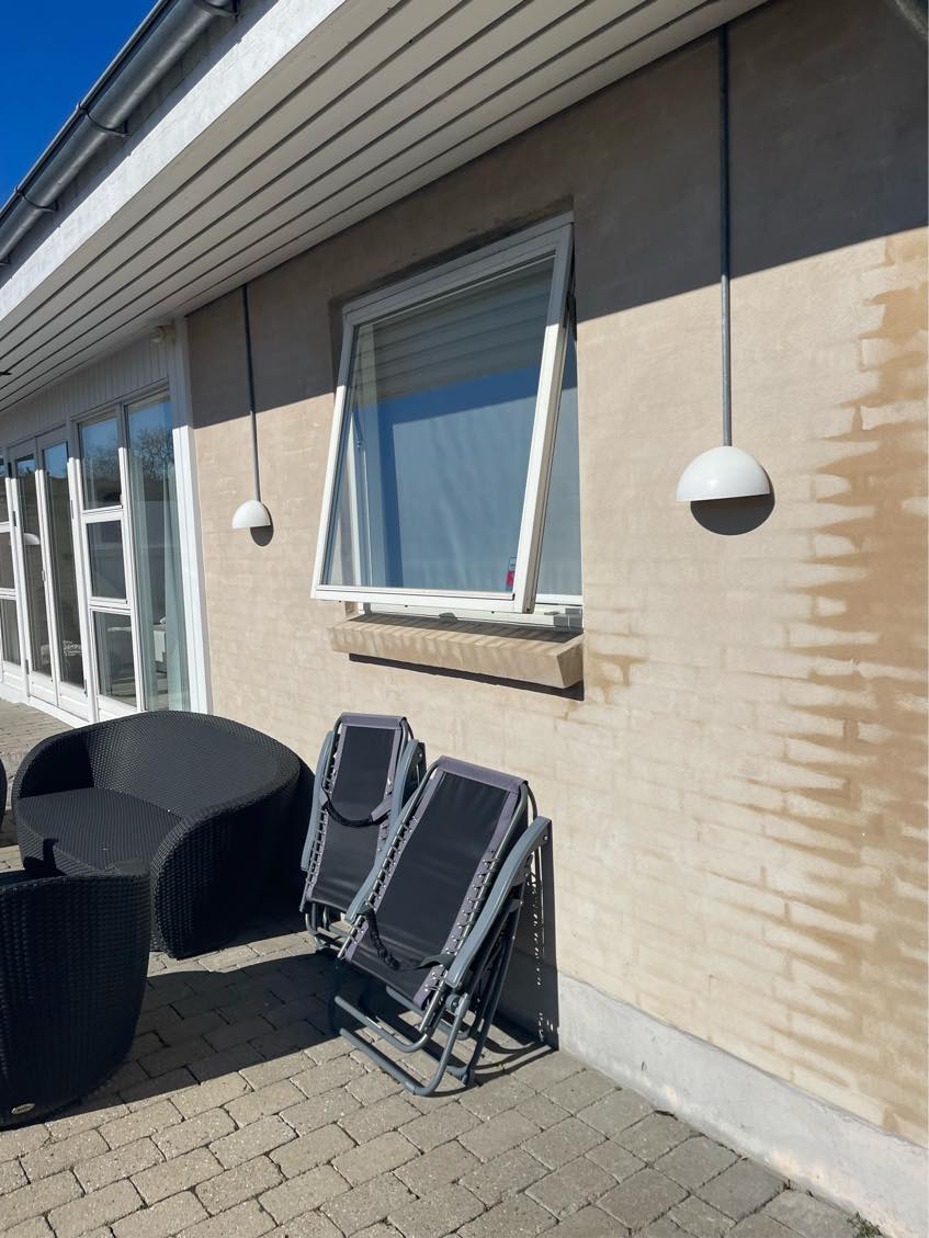 Maling af 5 vinduer udendørs