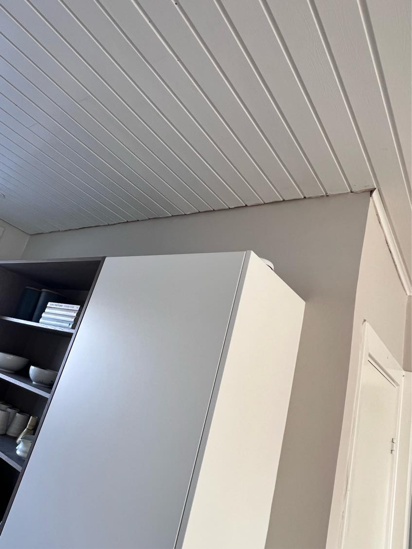 Loft og gulvlister i stue og køkken m.m.