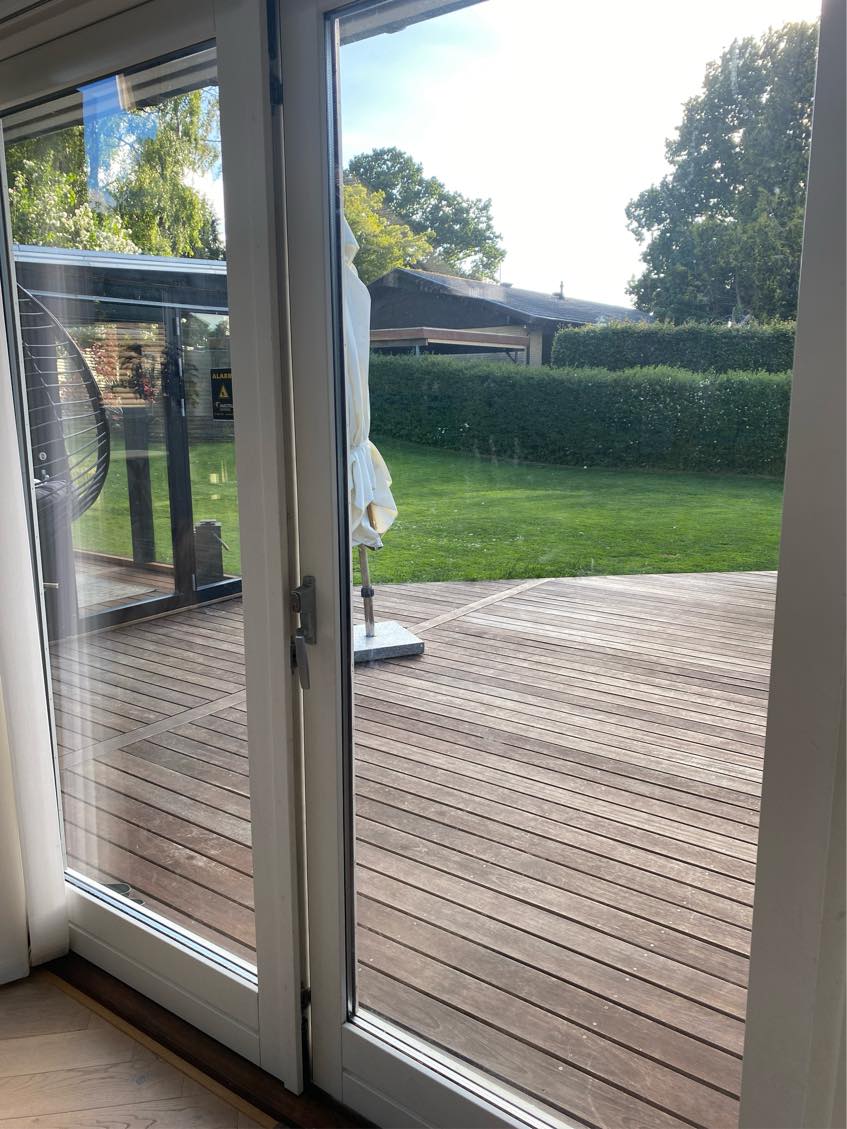 Pudset vinduer i hus