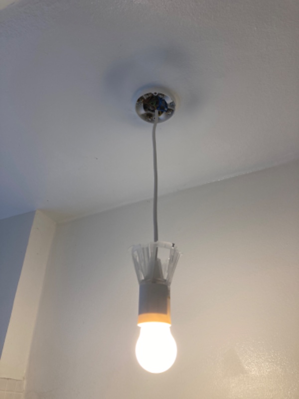 El-udtag i loft kan ikke slukkes på kontakten