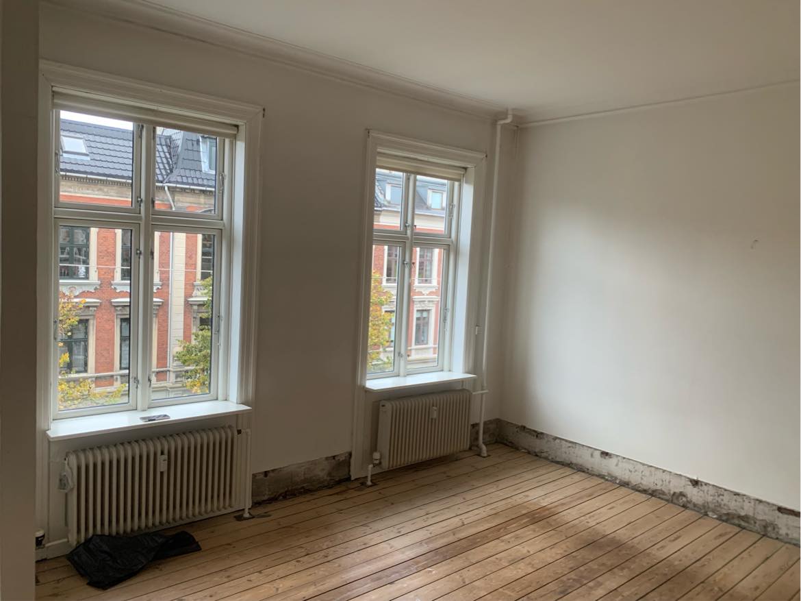 Fuld spartling af vægge samt loft