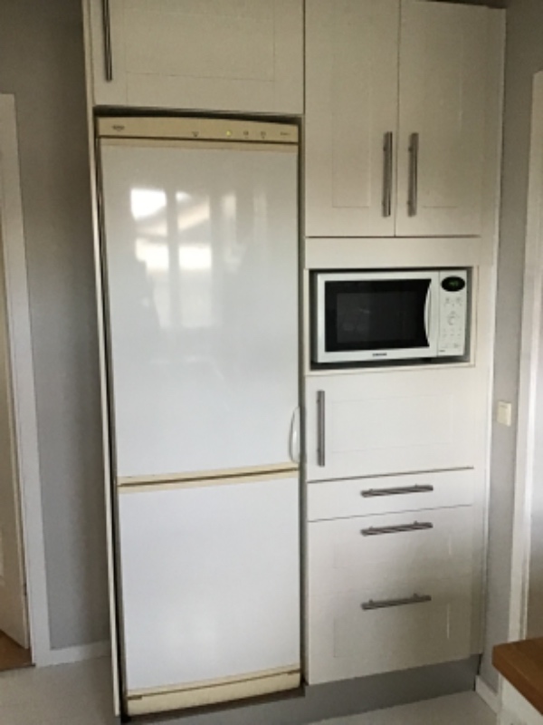 Udskiftning af låger/skuffer på mit gamle Ikea køkken. Jeg har ikke låger/skuffer. Så det skal være en der leverer alt.