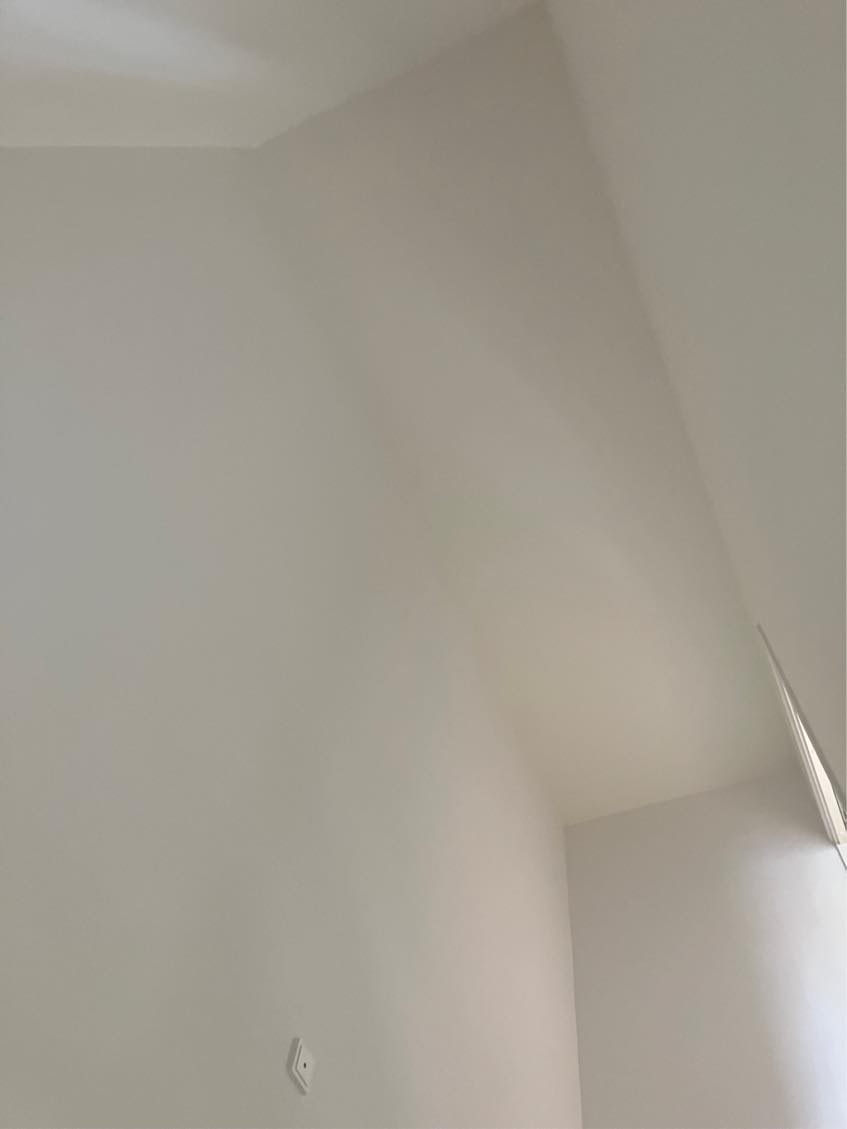 Ophænge lampe i høj trappe