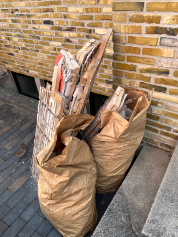 Afhentning af byggeaffald